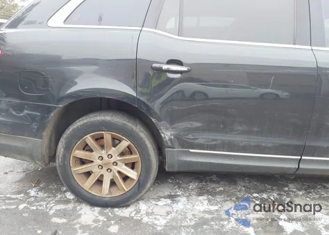 2014 Lincoln Mkt Livery z USA, uszkodzony, nr VIN 2LMHJ5NKXEBL56193